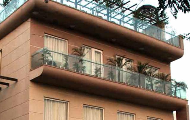 The Signature Leaf
